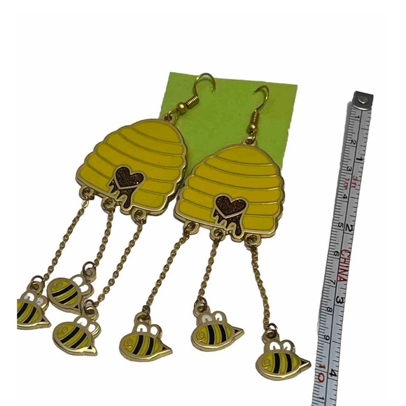 Honey Bee Hive Heart Dangle Earrings Gold Tone Bumblebee Glitter Hook Closure - Picture 3 of 3